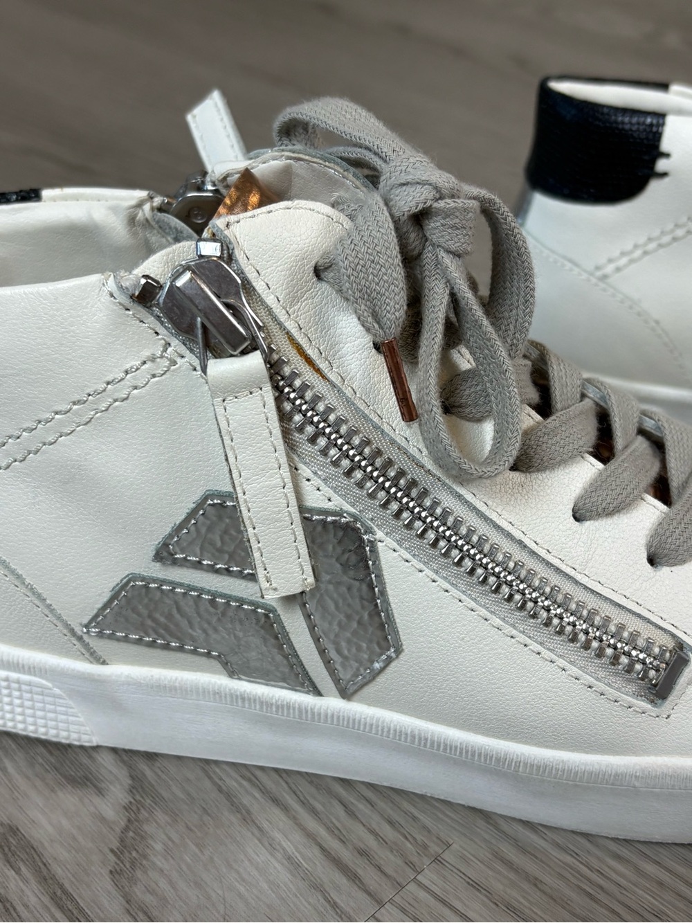 Dolce Vita Zonya Sneakers with Metallic Rose Gold Toe - Picture 3 of 8